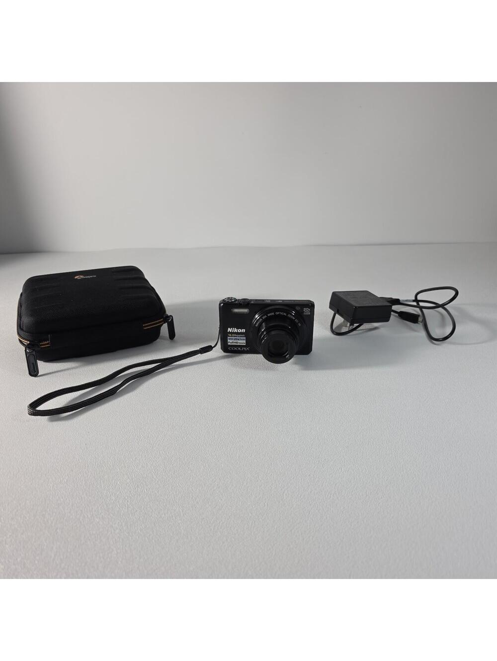 Nikon COOLPIX S7000 Digital Camera 16 MP 20x Optical Zoom with Accessories Black